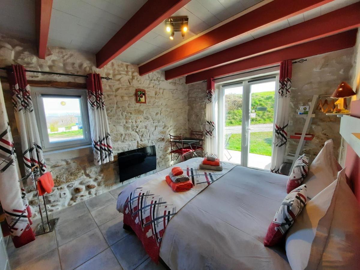 Bed and Breakfast L'Echappée Trémoussante Saint-Barthélemy-de-Vals Exterior foto