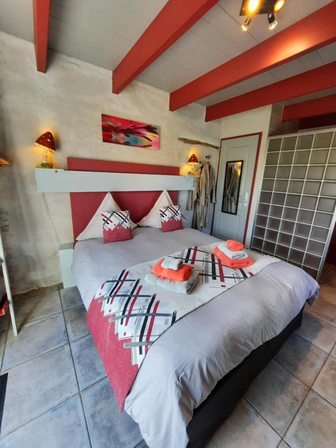 Bed and Breakfast L'Echappée Trémoussante Saint-Barthélemy-de-Vals Exterior foto