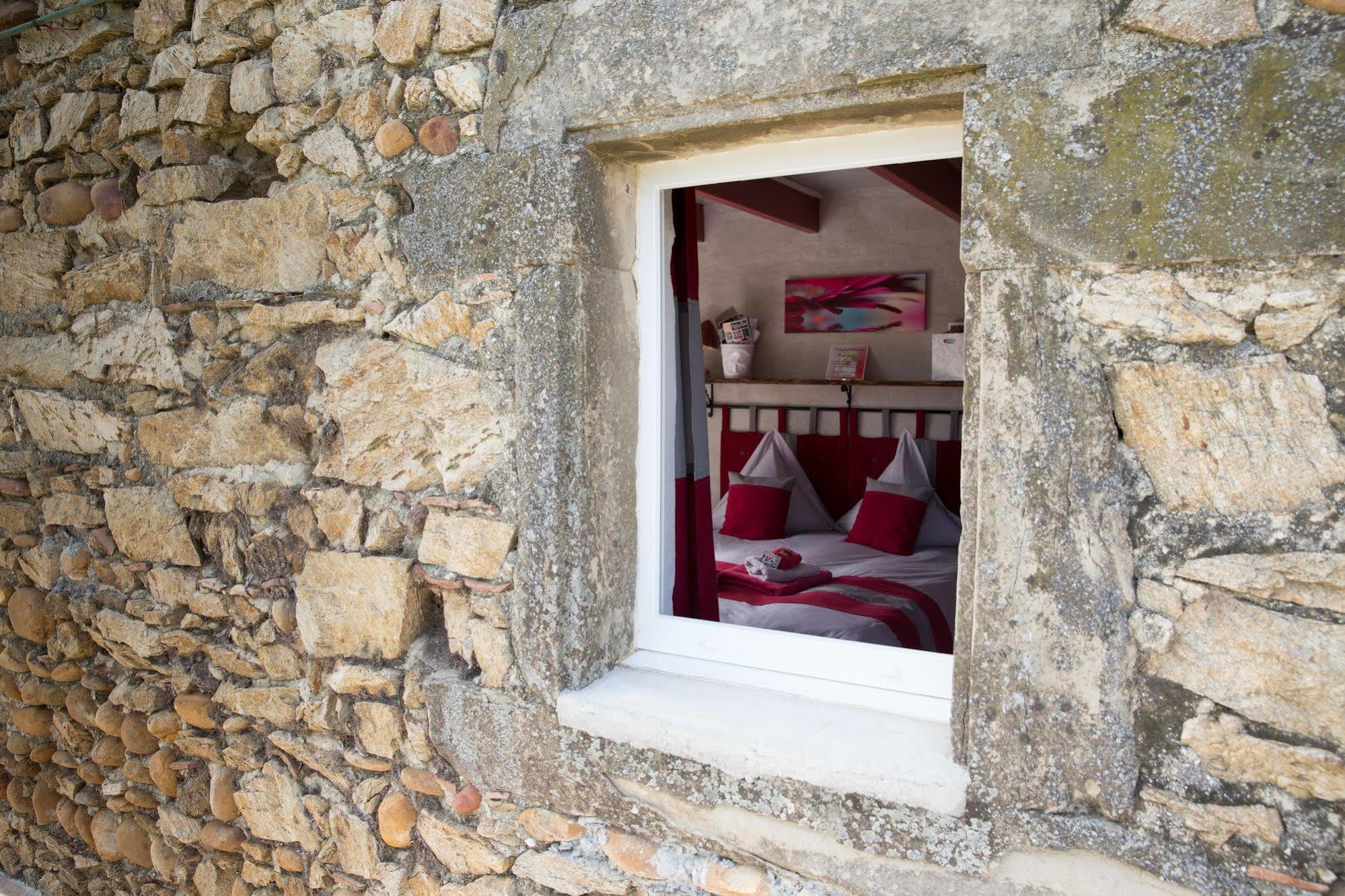 Bed and Breakfast L'Echappée Trémoussante Saint-Barthélemy-de-Vals Exterior foto
